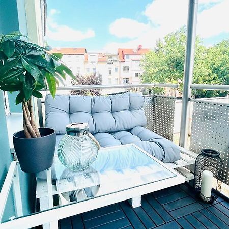 Renoviertes Apartment in zentraler Lage - WLAN, Netflix, Küche und Queensize-Bett für 4 Gäste Érfurt Exterior foto