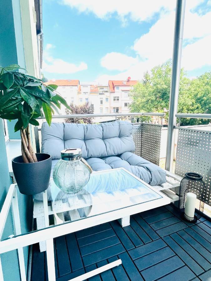 Renoviertes Apartment in zentraler Lage - WLAN, Netflix, Küche und Queensize-Bett für 4 Gäste Érfurt Exterior foto